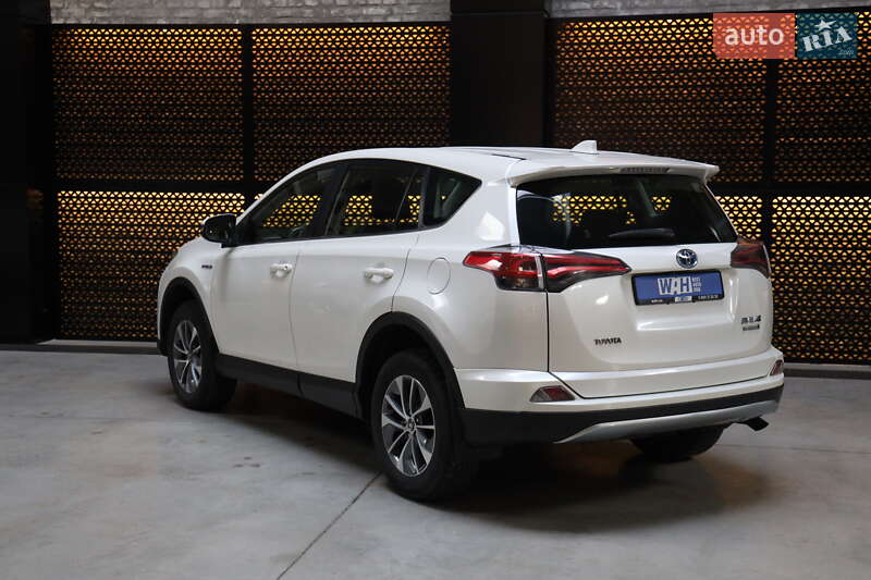 Внедорожник / Кроссовер Toyota RAV4 2017 в Луцке фото 4 Внедорожник / Кроссовер Toyota RAV4 2017 в Луцке