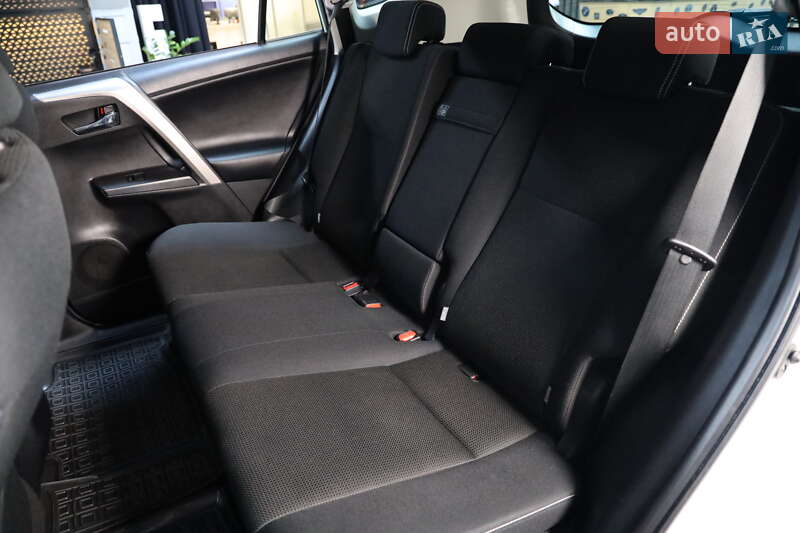Внедорожник / Кроссовер Toyota RAV4 2017 в Луцке фото 28 Внедорожник / Кроссовер Toyota RAV4 2017 в Луцке