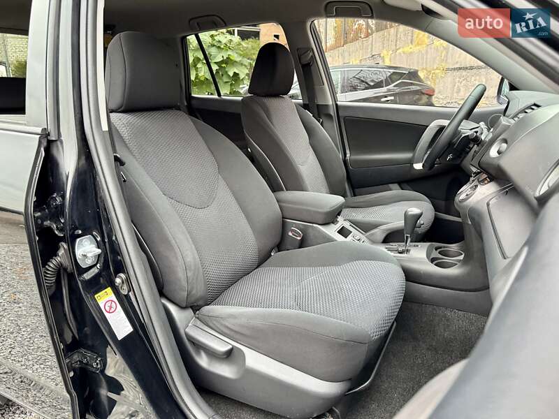 Внедорожник / Кроссовер Toyota RAV4 2010 в Харькове