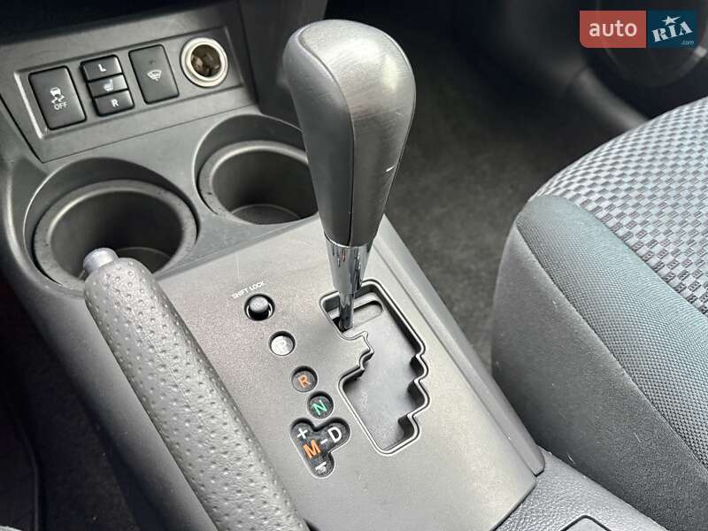 Внедорожник / Кроссовер Toyota RAV4 2010 в Харькове