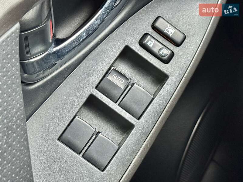 Внедорожник / Кроссовер Toyota RAV4 2010 в Харькове