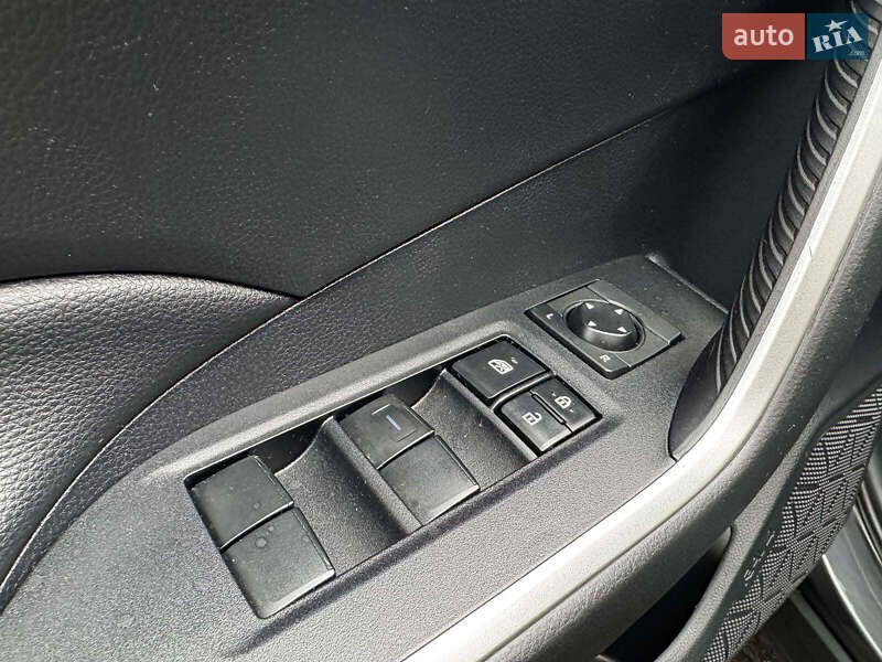 Внедорожник / Кроссовер Toyota RAV4 2019 в Киеве фото 14 Внедорожник / Кроссовер Toyota RAV4 2019 в Киеве