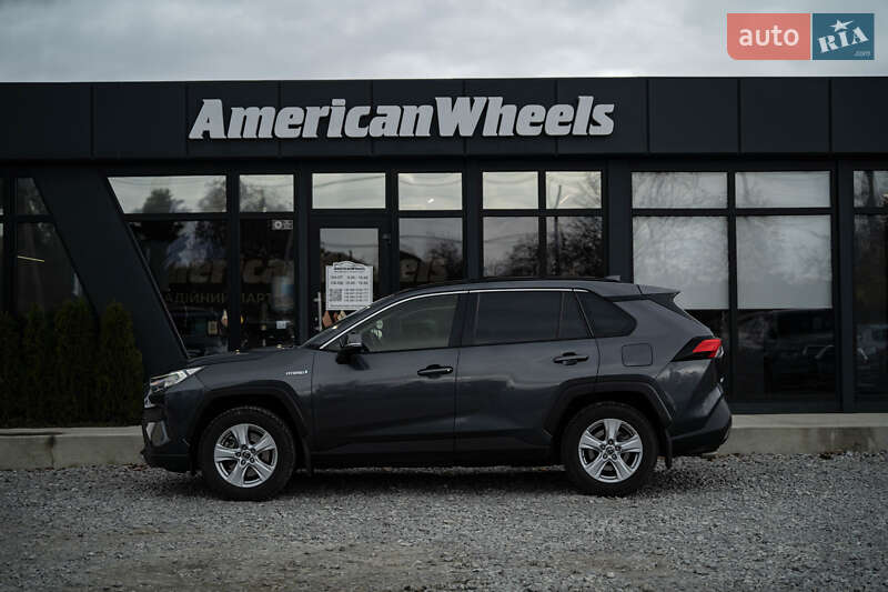 Внедорожник / Кроссовер Toyota RAV4 2019 в Черновцах