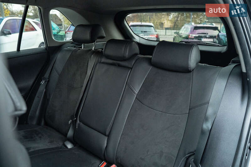 Внедорожник / Кроссовер Toyota RAV4 2019 в Черновцах