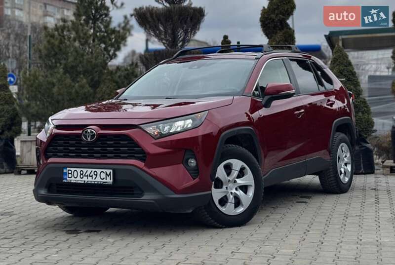 Внедорожник / Кроссовер Toyota RAV4 2019 в Виннице