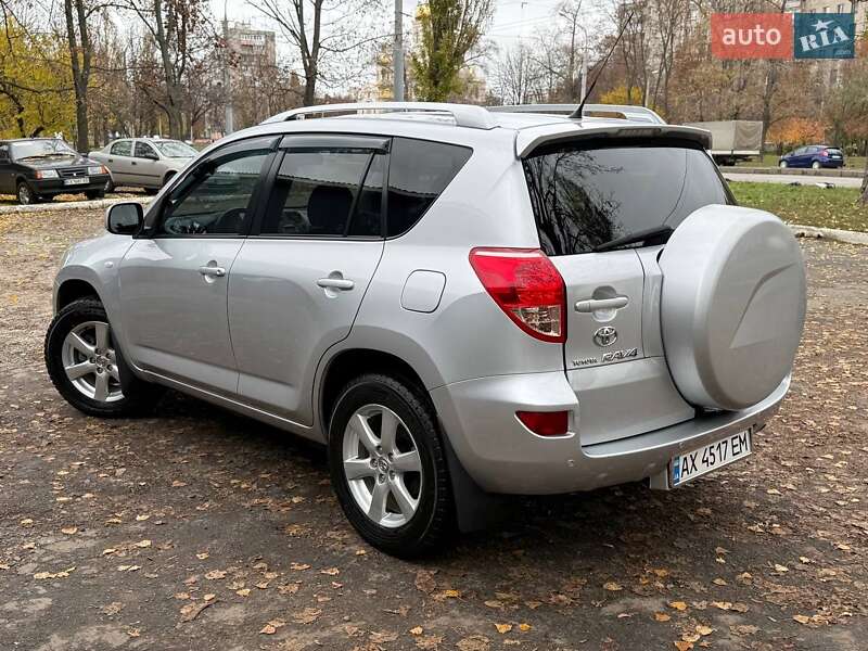 Внедорожник / Кроссовер Toyota RAV4 2008 в Харькове