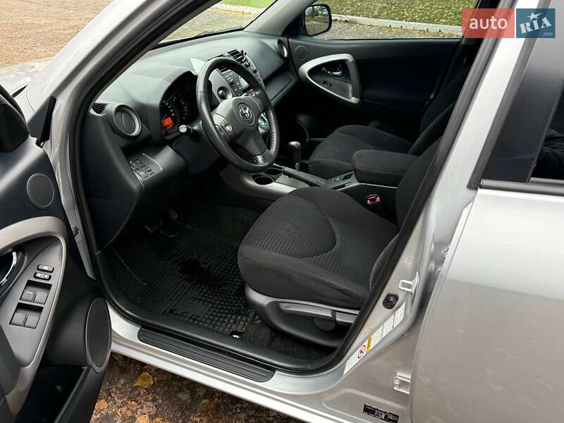Внедорожник / Кроссовер Toyota RAV4 2008 в Харькове