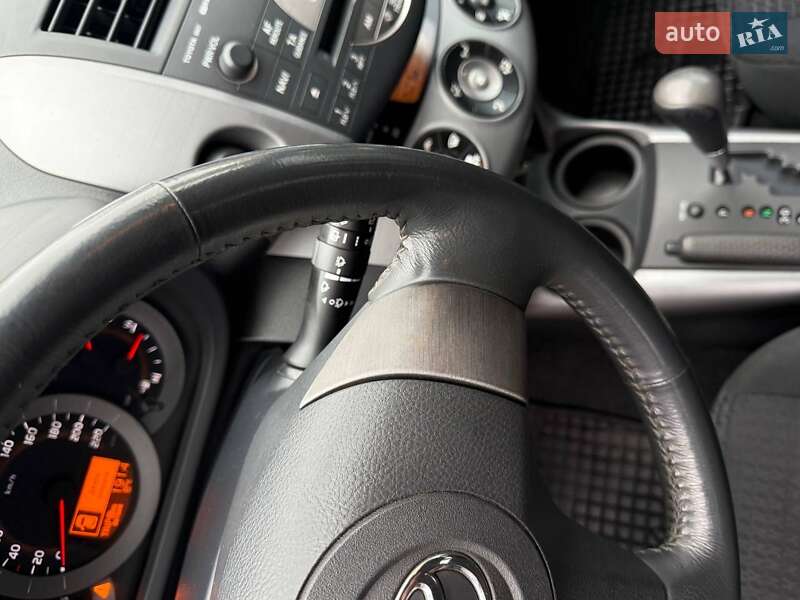 Внедорожник / Кроссовер Toyota RAV4 2008 в Харькове