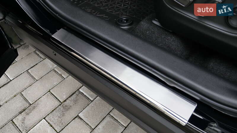 Позашляховик / Кросовер Toyota RAV4 2020 в Львові