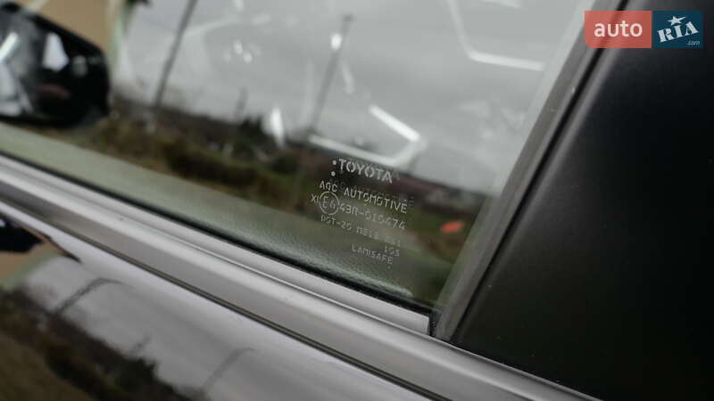 Позашляховик / Кросовер Toyota RAV4 2020 в Львові