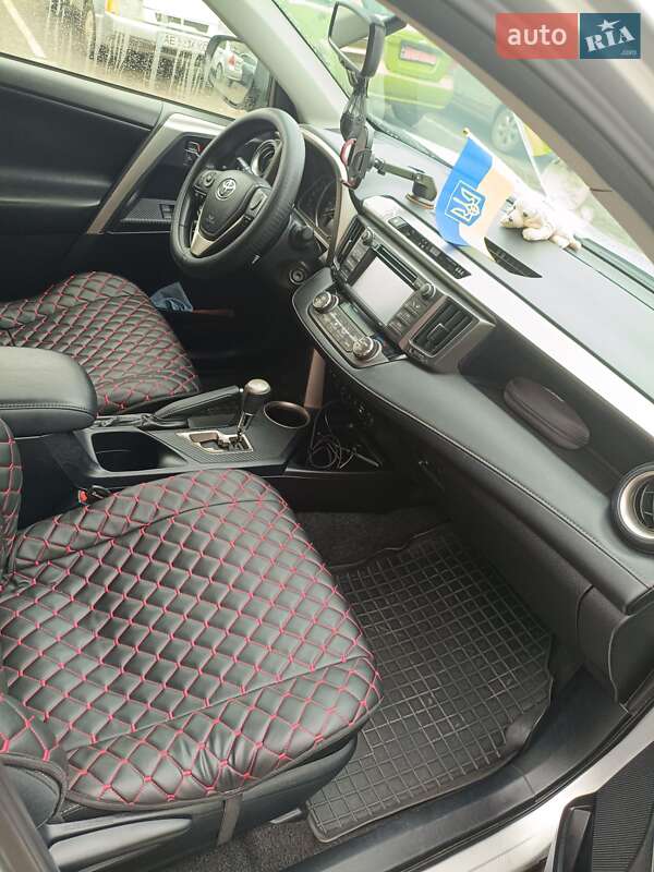 Позашляховик / Кросовер Toyota RAV4 2015 в Павлограді фото 8 Позашляховик / Кросовер Toyota RAV4 2015 в Павлограді