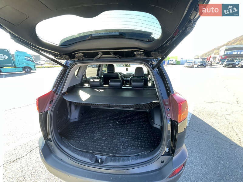 Позашляховик / Кросовер Toyota RAV4 2014 в Мукачевому