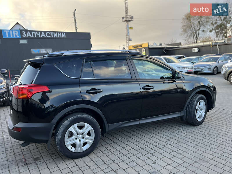 Позашляховик / Кросовер Toyota RAV4 2015 в Львові