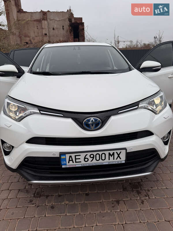Позашляховик / Кросовер Toyota RAV4 2018 в Кривому Розі