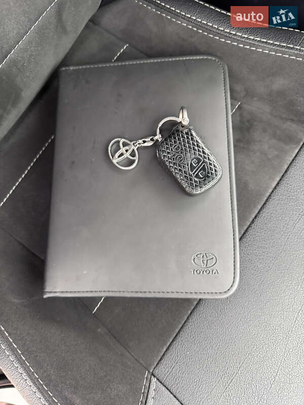 Позашляховик / Кросовер Toyota RAV4 2018 в Кривому Розі