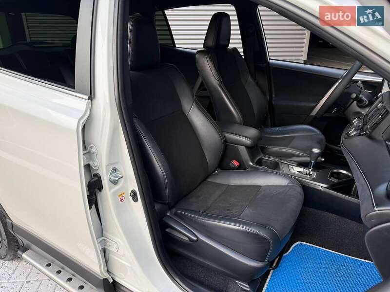 Внедорожник / Кроссовер Toyota RAV4 2017 в Киеве фото 12 Внедорожник / Кроссовер Toyota RAV4 2017 в Киеве