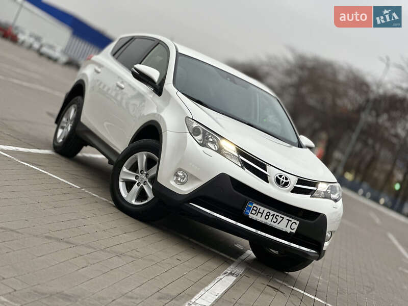 Позашляховик / Кросовер Toyota RAV4 2015 в Одесі