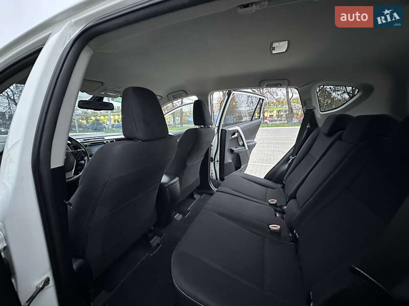 Позашляховик / Кросовер Toyota RAV4 2015 в Одесі