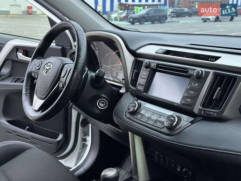 Позашляховик / Кросовер Toyota RAV4 2015 в Одесі
