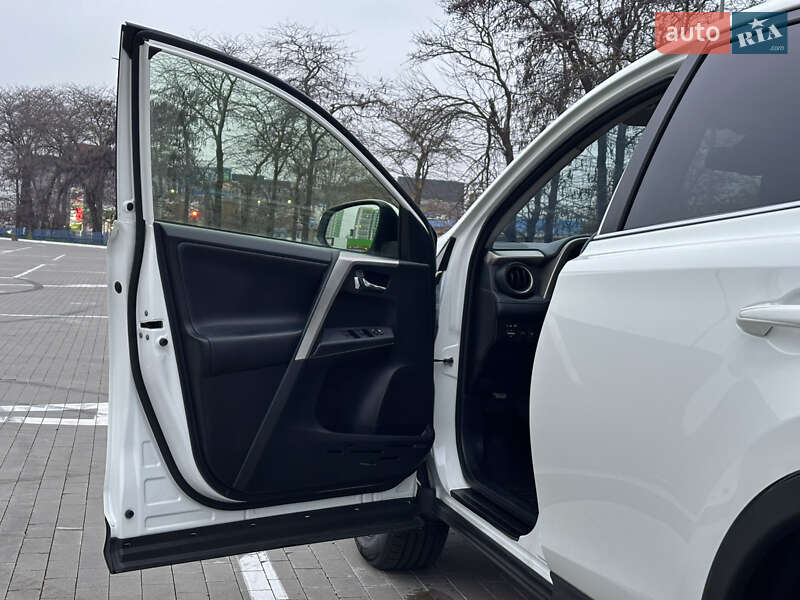 Позашляховик / Кросовер Toyota RAV4 2015 в Одесі