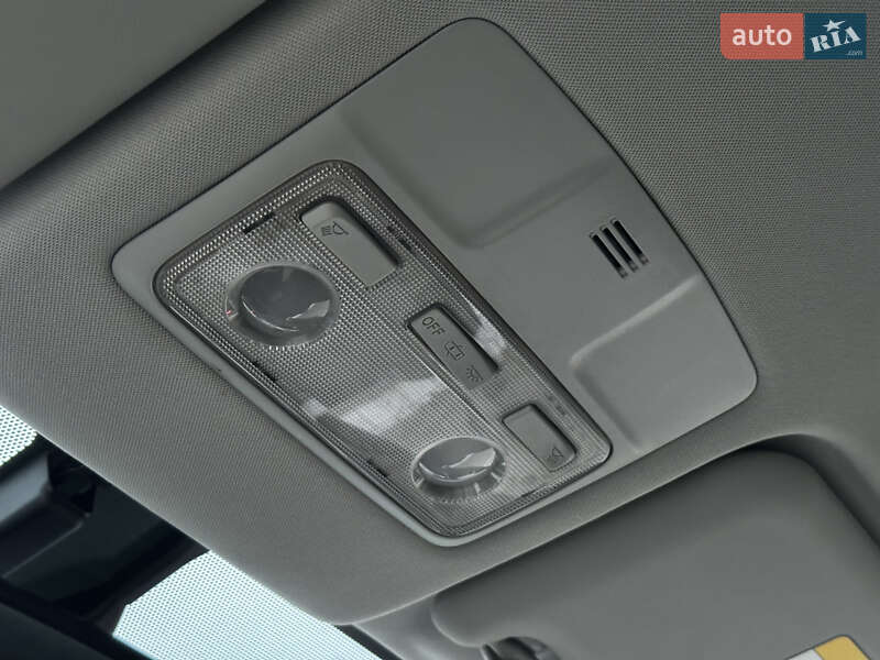 Позашляховик / Кросовер Toyota RAV4 2015 в Одесі