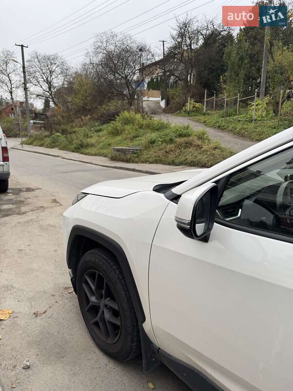 Позашляховик / Кросовер Toyota RAV4 2020 в Львові