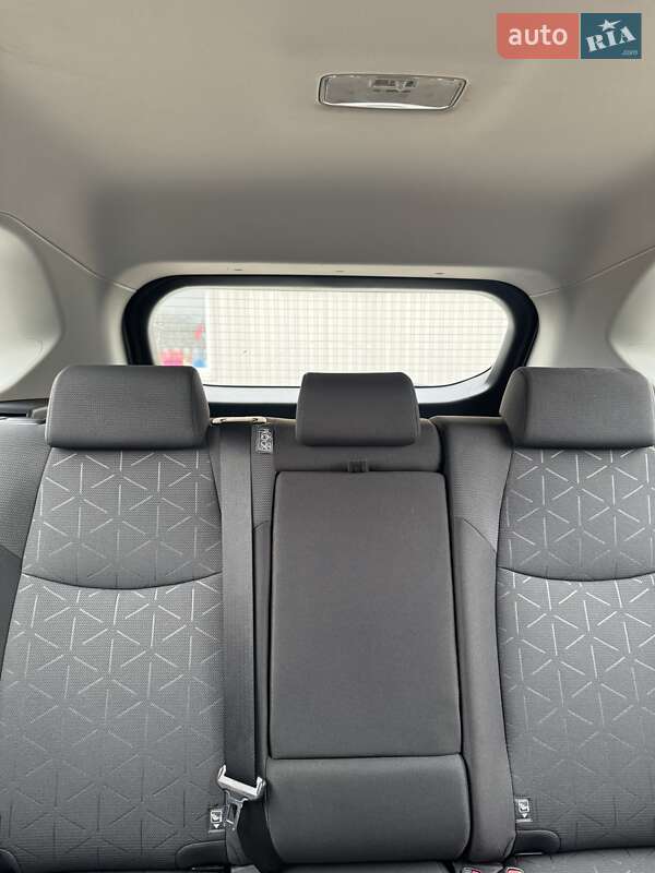 Позашляховик / Кросовер Toyota RAV4 2020 в Львові