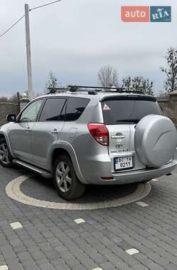 Внедорожник / Кроссовер Toyota RAV4 2007 в Жовкве