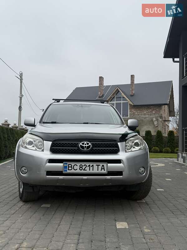 Внедорожник / Кроссовер Toyota RAV4 2007 в Жовкве