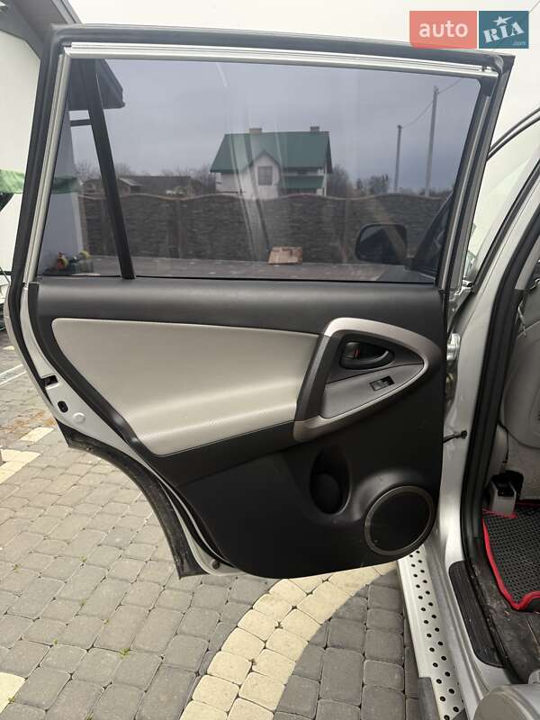 Внедорожник / Кроссовер Toyota RAV4 2007 в Жовкве