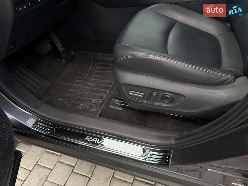 Позашляховик / Кросовер Toyota RAV4 2023 в Львові фото 16 Позашляховик / Кросовер Toyota RAV4 2023 в Львові