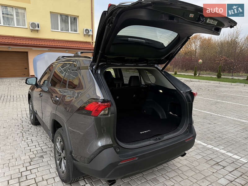 Позашляховик / Кросовер Toyota RAV4 2023 в Львові фото 20 Позашляховик / Кросовер Toyota RAV4 2023 в Львові