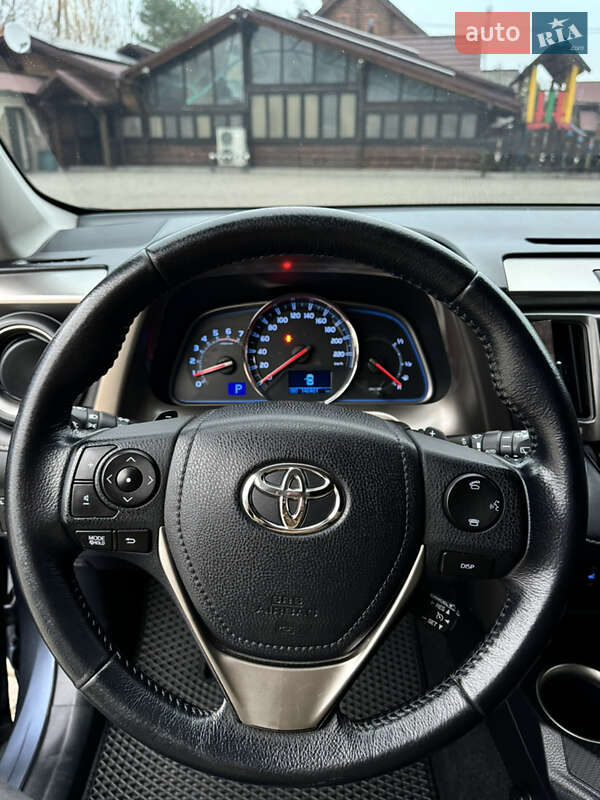 Внедорожник / Кроссовер Toyota RAV4 2013 в Любомле