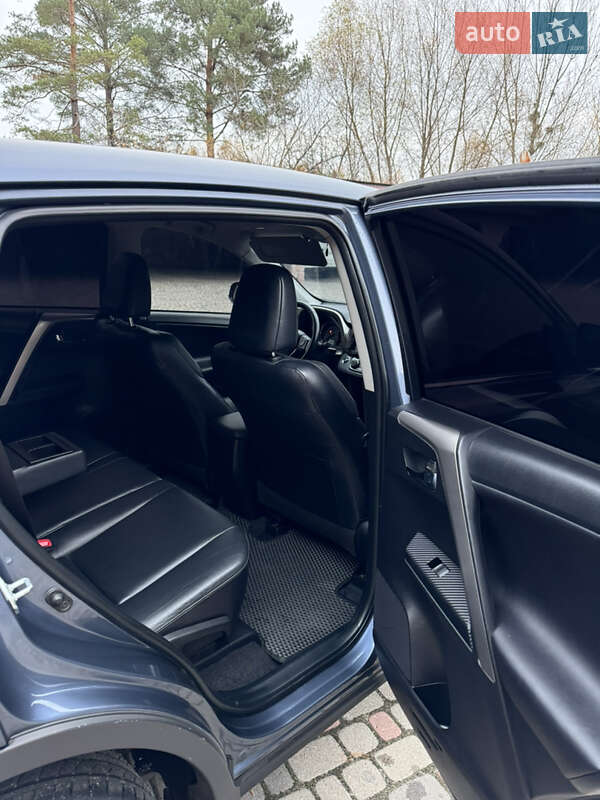 Внедорожник / Кроссовер Toyota RAV4 2013 в Любомле