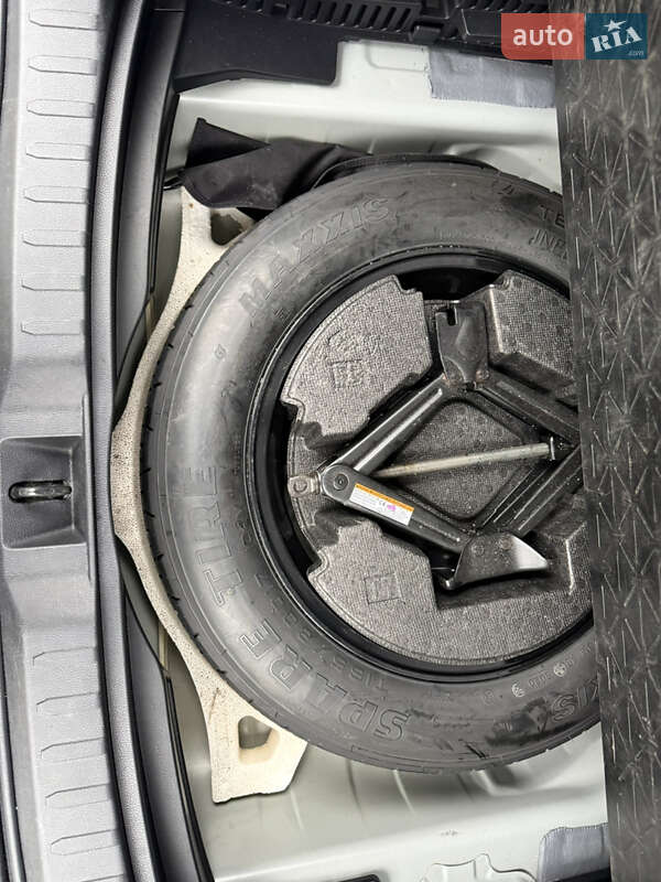 Внедорожник / Кроссовер Toyota RAV4 2021 в Киеве