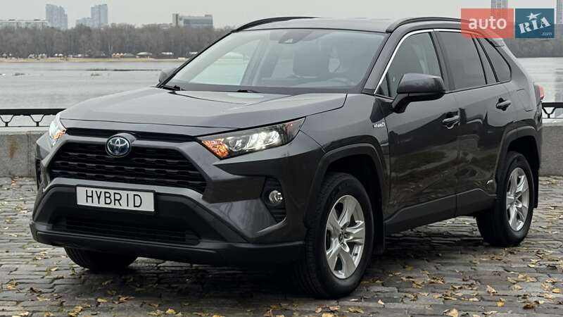 Внедорожник / Кроссовер Toyota RAV4 2021 в Киеве
