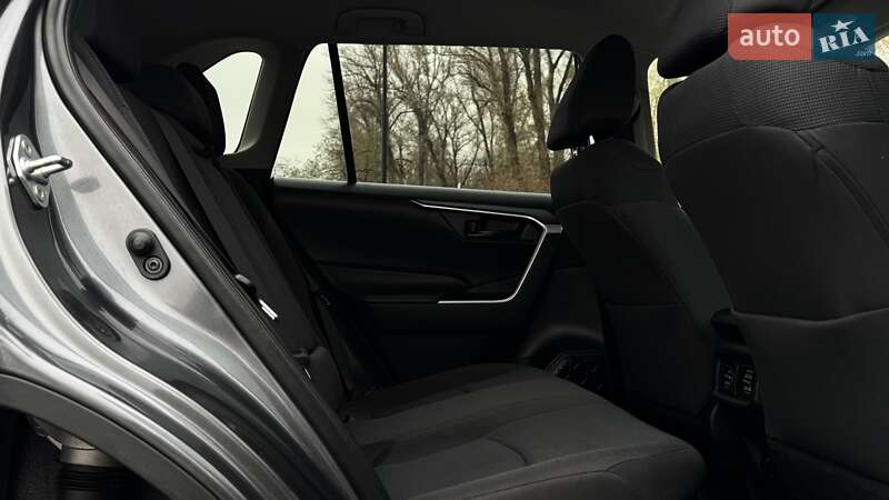 Внедорожник / Кроссовер Toyota RAV4 2021 в Киеве