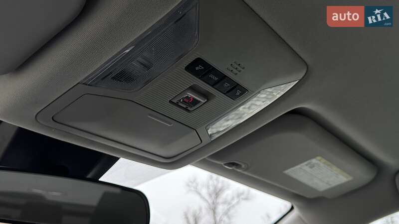 Внедорожник / Кроссовер Toyota RAV4 2021 в Киеве