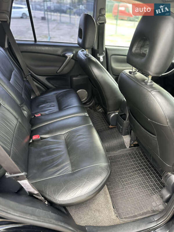 Внедорожник / Кроссовер Toyota RAV4 2005 в Киеве