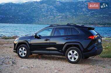 Внедорожник / Кроссовер Toyota RAV4 2019 в Сколе