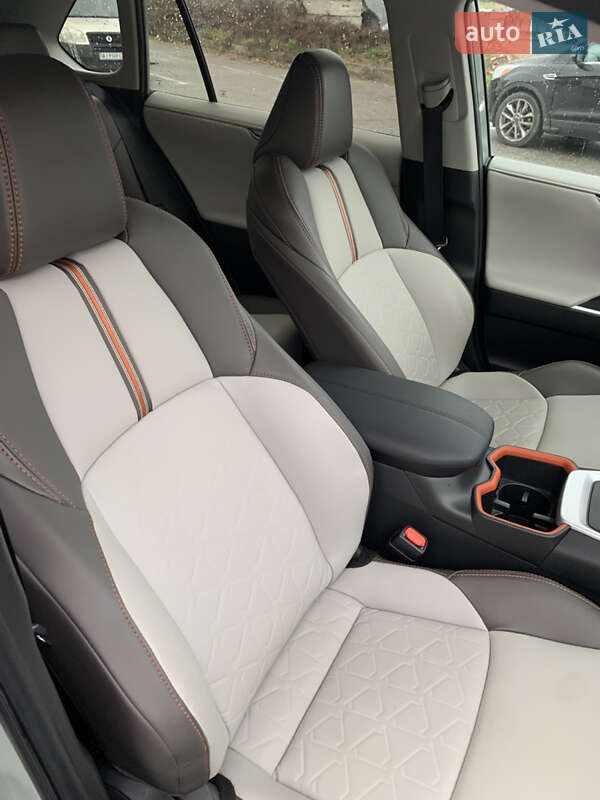 Внедорожник / Кроссовер Toyota RAV4 2022 в Киеве