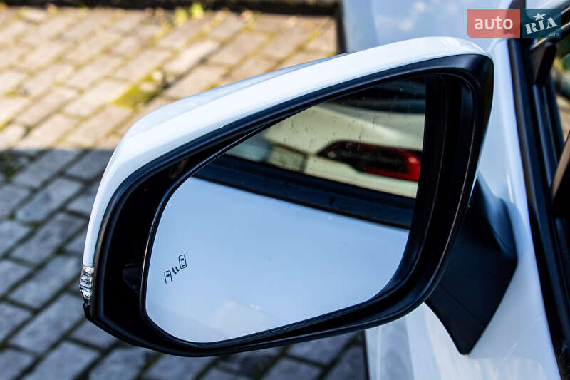 Внедорожник / Кроссовер Toyota RAV4 2025 в Львове