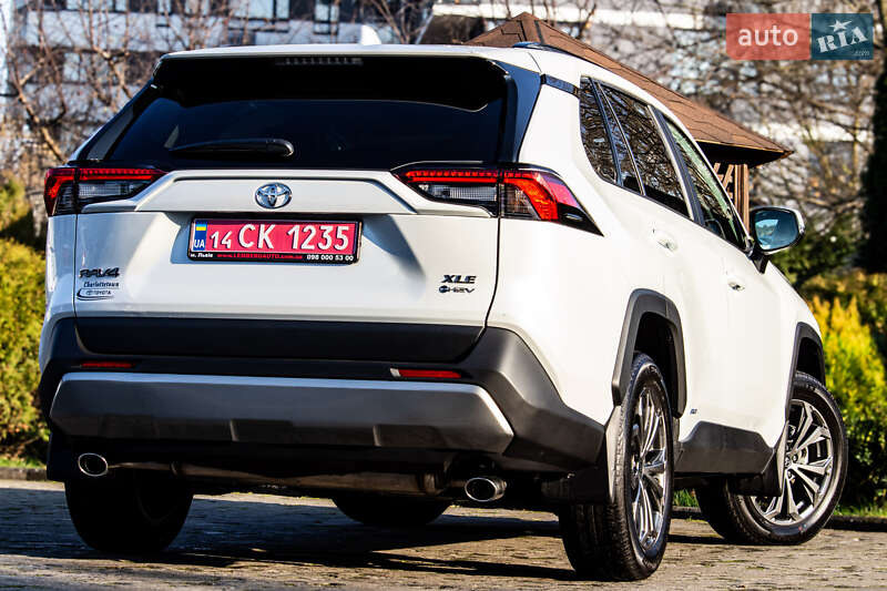 Внедорожник / Кроссовер Toyota RAV4 2025 в Львове