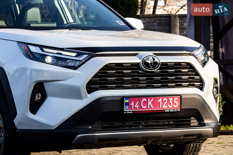 Внедорожник / Кроссовер Toyota RAV4 2025 в Львове