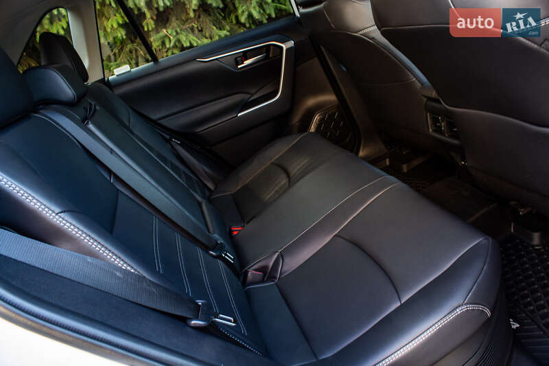 Внедорожник / Кроссовер Toyota RAV4 2025 в Львове