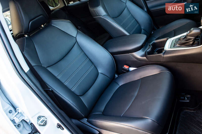 Внедорожник / Кроссовер Toyota RAV4 2025 в Львове