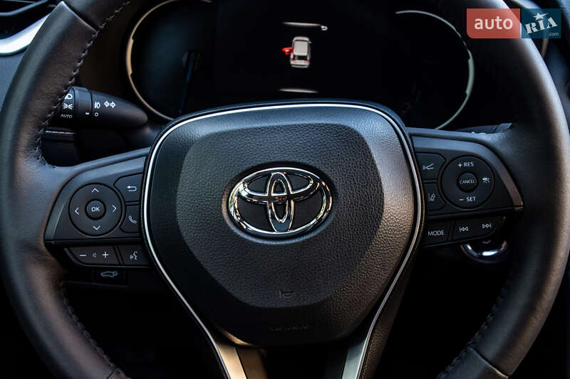 Внедорожник / Кроссовер Toyota RAV4 2025 в Львове