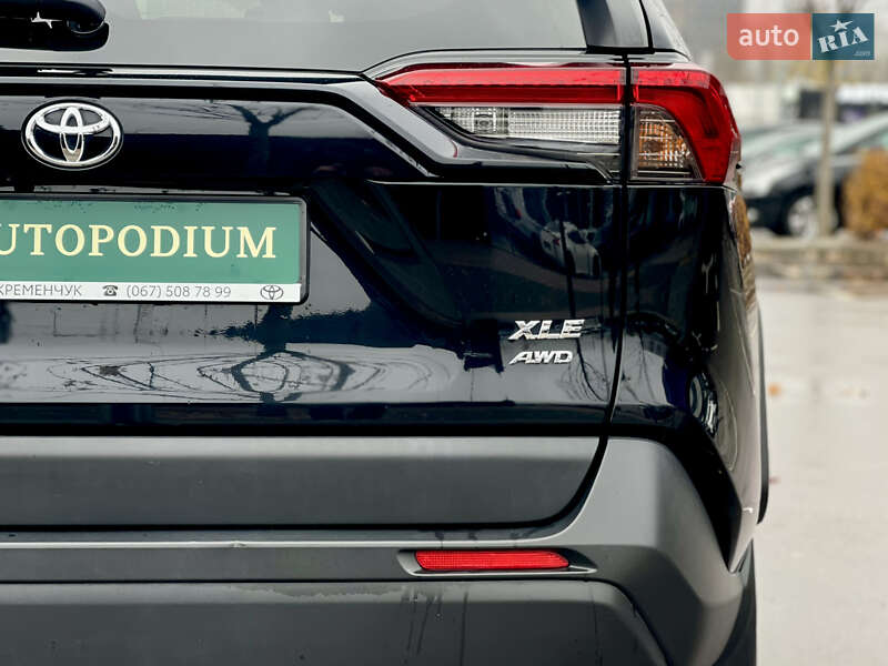 Внедорожник / Кроссовер Toyota RAV4 2019 в Киеве