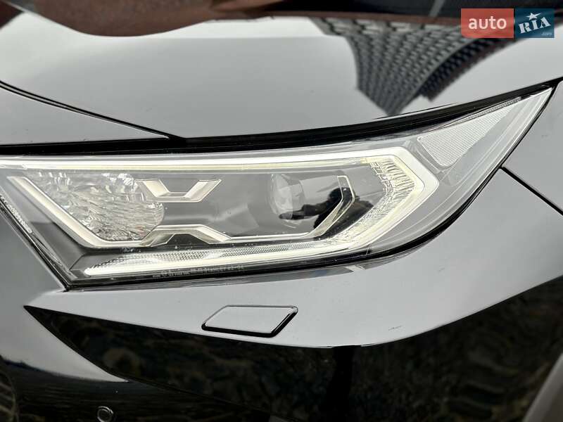 Внедорожник / Кроссовер Toyota RAV4 2021 в Днепре