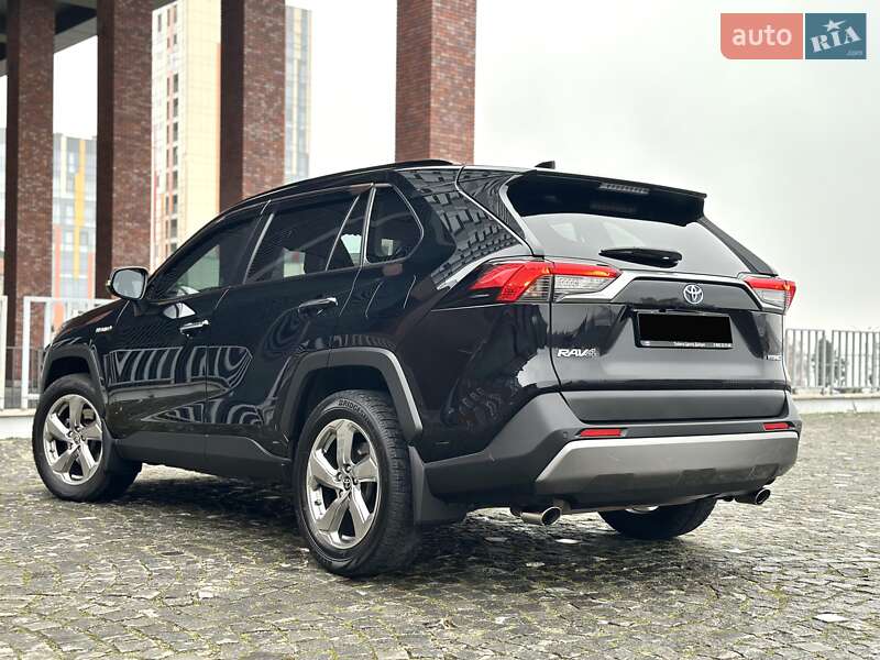 Внедорожник / Кроссовер Toyota RAV4 2021 в Днепре
